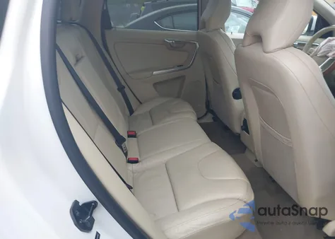 2013 Volvo Xc60 3.2/3.2 Platinum/3.2 Premier/3.2 Premier Plus z USA, uszkodzony, nr VIN YV4940DZ7D2385780